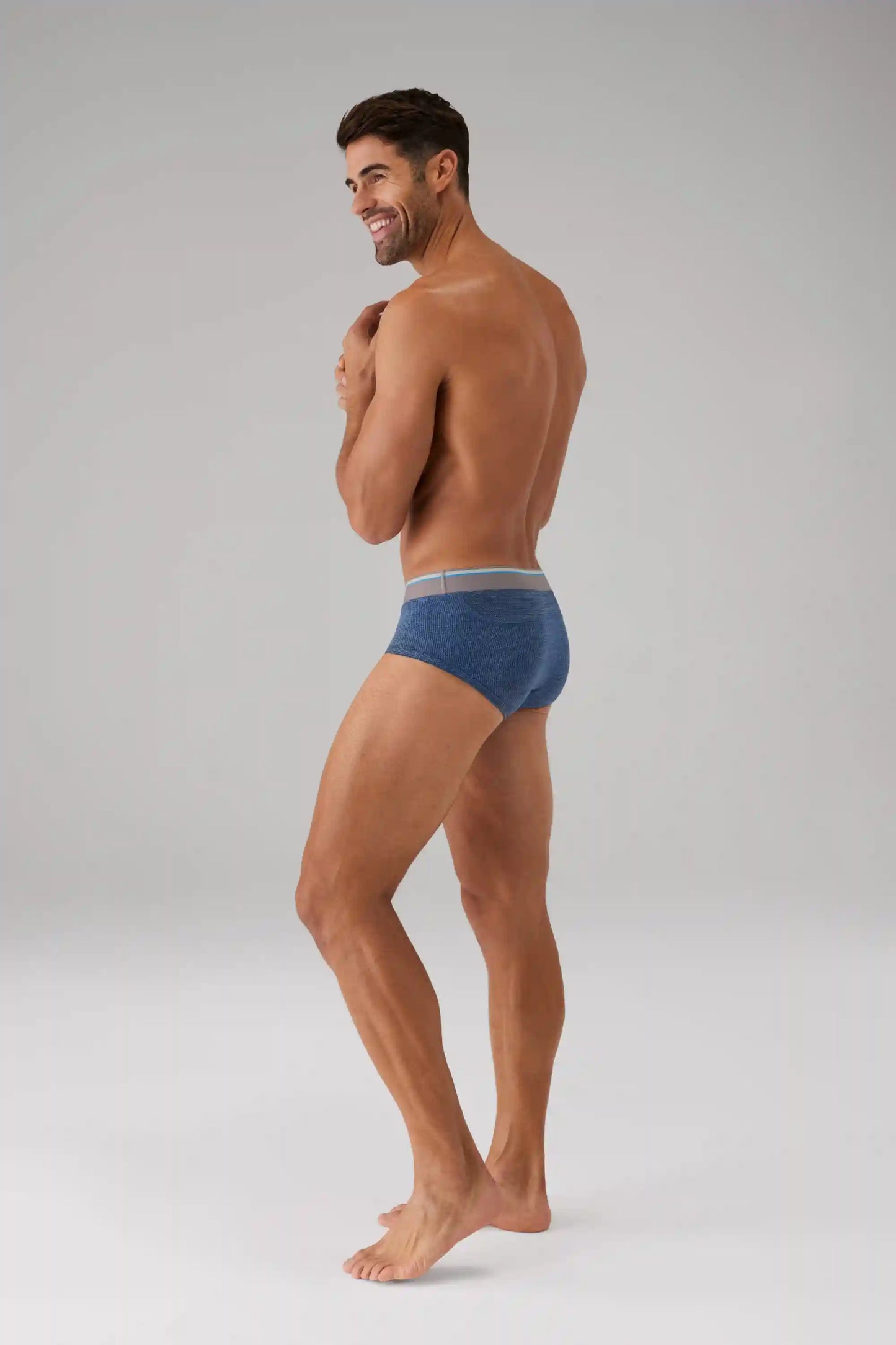 AIRKNITˣ Brief