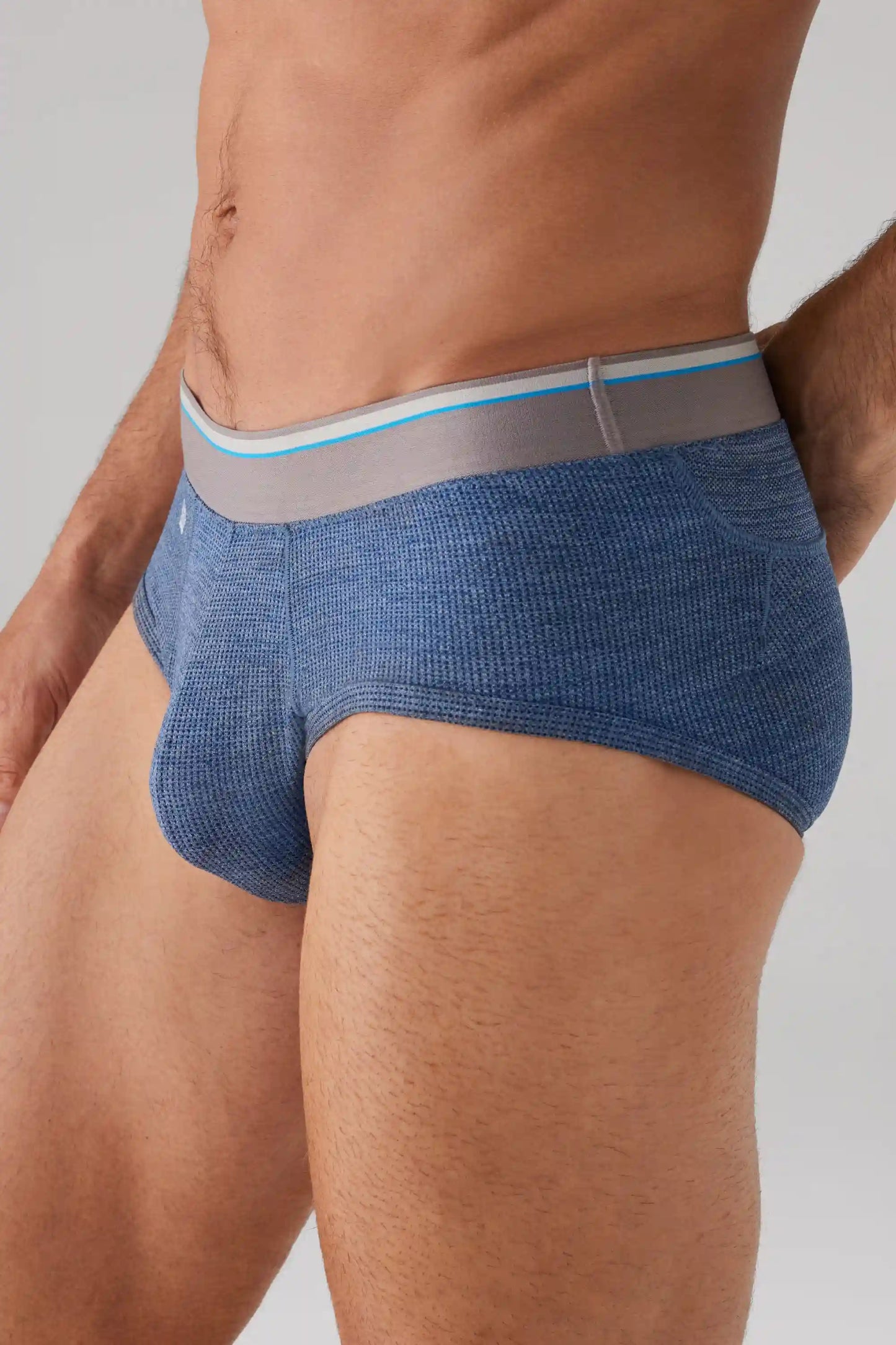 AIRKNITˣ Brief